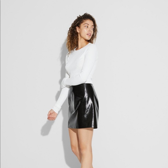THEORY Black Mini Skirt In Faux Patent Leather - Picture 2 of 14